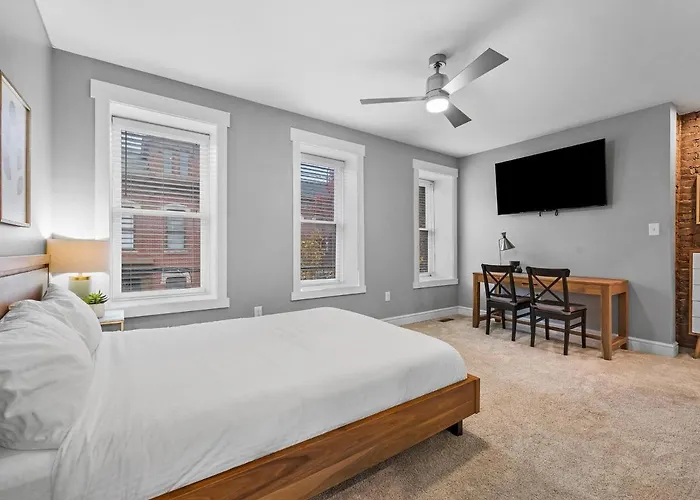Stylish 4 Bedroom Loft Home, North Shore, Skyline View Close To Nhl, Nfl * Pittsburgh