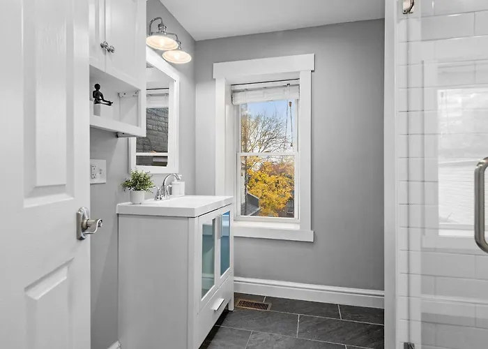 Holiday home Stylish 4 Bedroom Loft Home, North Shore, Skyline View Close To Nhl, Nfl Pittsburgh