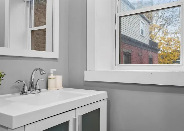 Stylish 4 Bedroom Loft Home, North Shore, Skyline View Close To Nhl, Nfl Pittsburgh