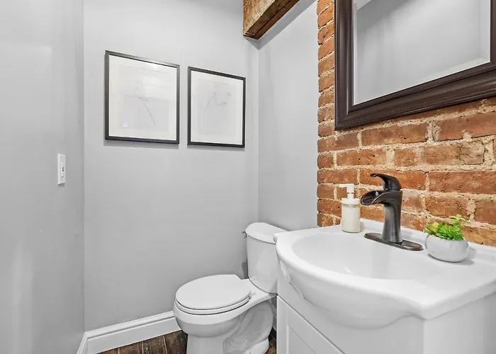 Stylish 4 Bedroom Loft Home, North Shore, Skyline View Close To Nhl, Nfl * Pittsburgh